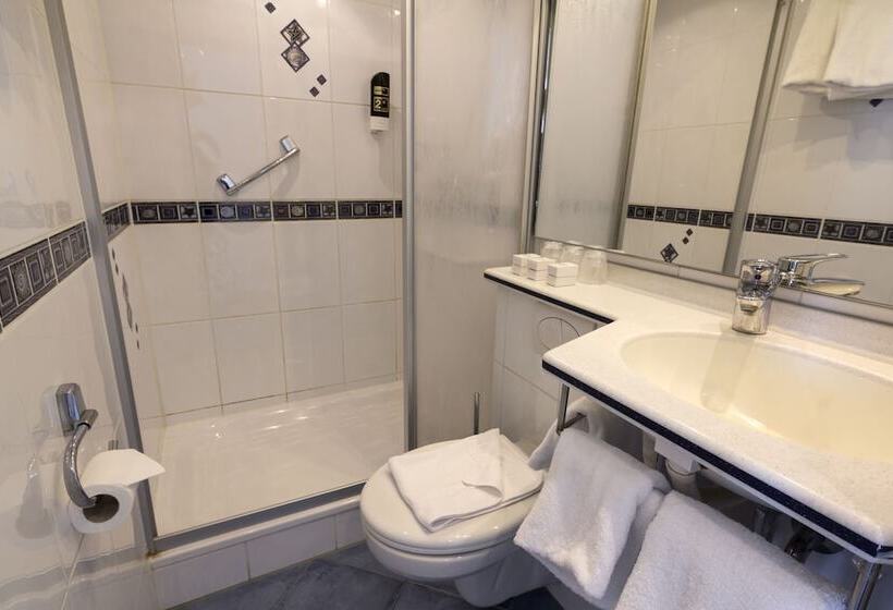 חדר סטנדרט לארבעה, Multatuli