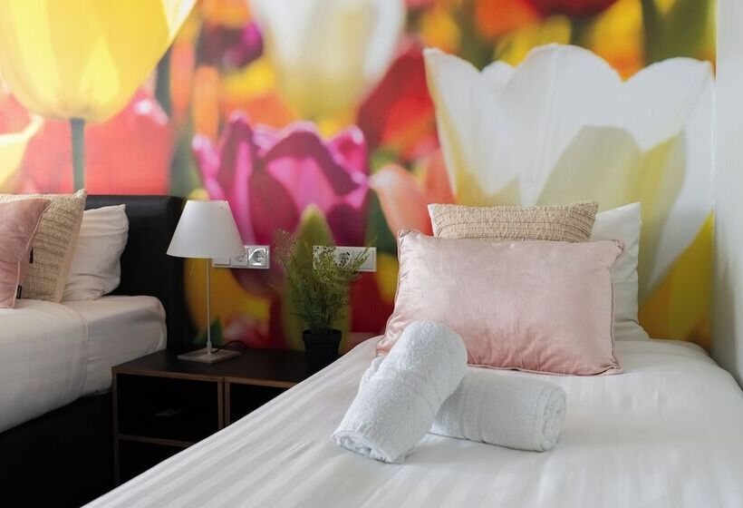 חדר משפחתי, Multatuli