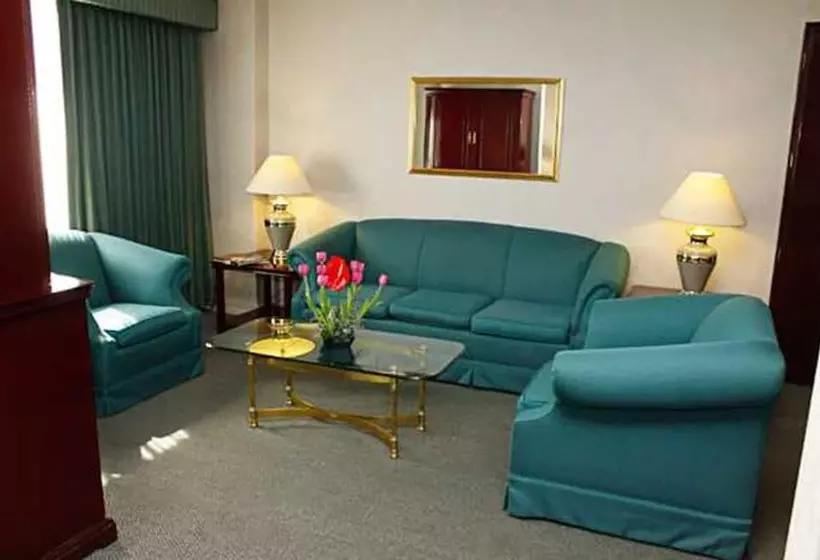ジュニアスイート, Pedregal Palace