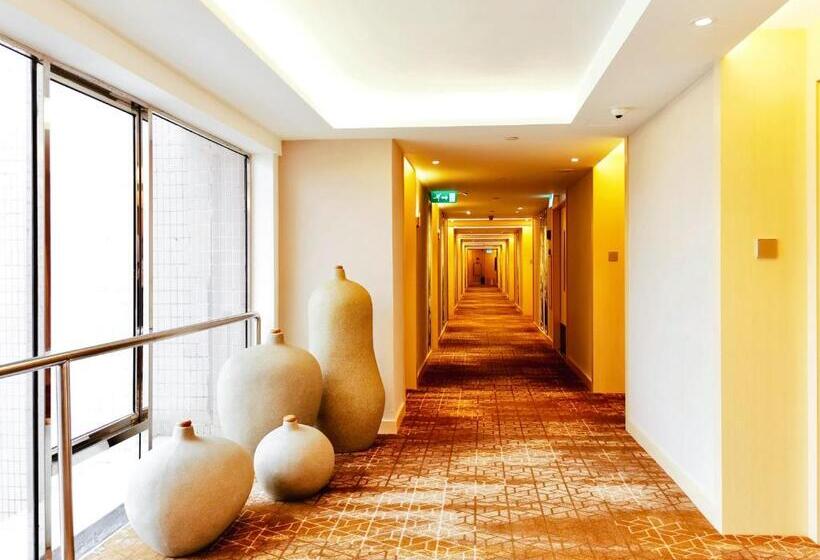 اتاق کلاسیک سه تخته, Riviera Macau