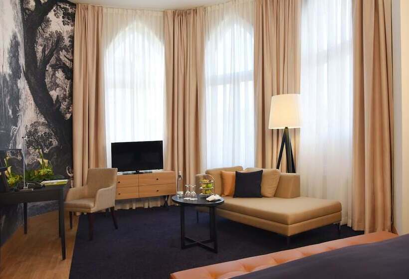 小型套房, Steigenberger Hotel Bad Homburg