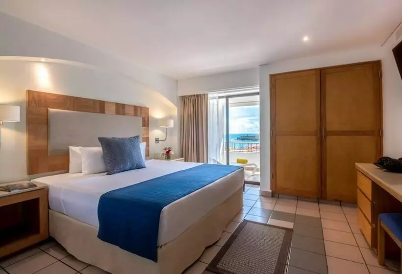 Royal-sviitti, Park Royal Beach Huatulco All Inclusive