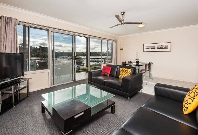 침실 2개 아파트, Bellevue On The Lakes