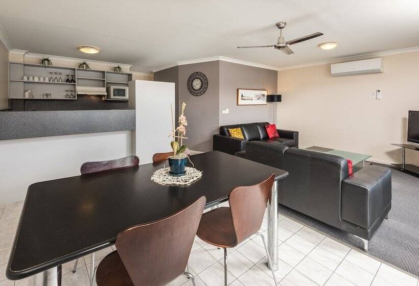 침실 2개 아파트, Bellevue On The Lakes