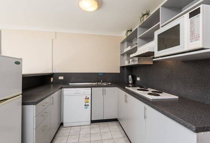 침실 2개 아파트, Bellevue On The Lakes