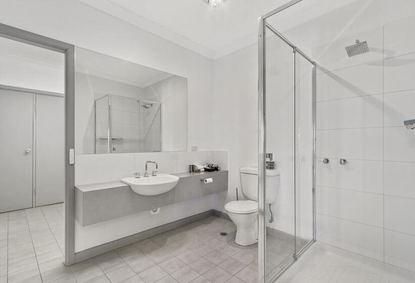 침실 3개 아파트, Bellevue On The Lakes