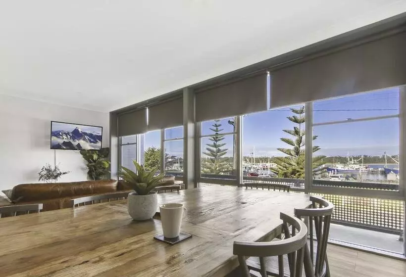 ３ベッドルームアパートメント, Bellevue On The Lakes