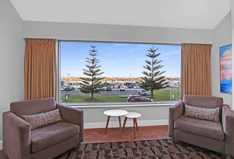 Suite with lake view, Bellevue On The Lakes