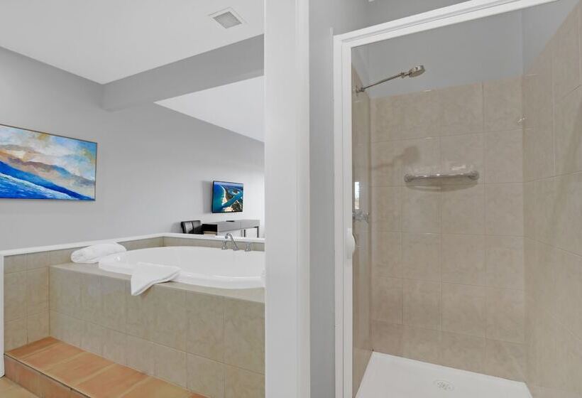 Suite with lake view, Bellevue On The Lakes