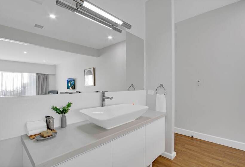 Suite with lake view, Bellevue On The Lakes