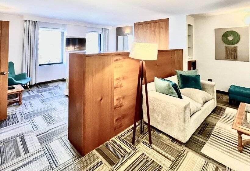سوییت جونیور, Best Western Marina Del Rey