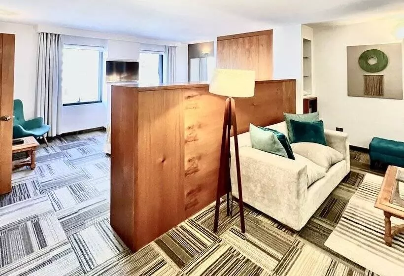 سوییت جونیور, Best Western Marina Del Rey