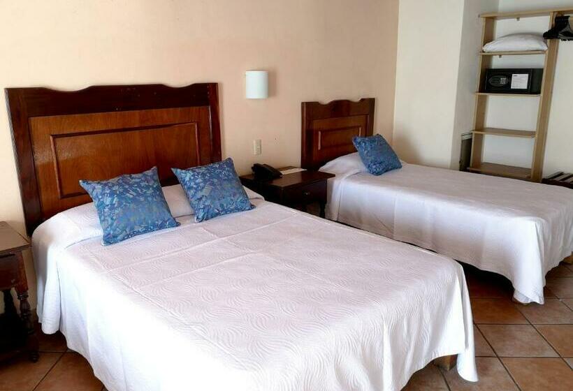 غرفه قياسيه سريرين مزدوجين, El Pescador