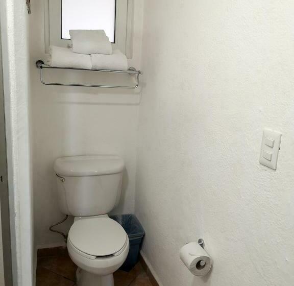 غرفه قياسيه سريرين مزدوجين, El Pescador