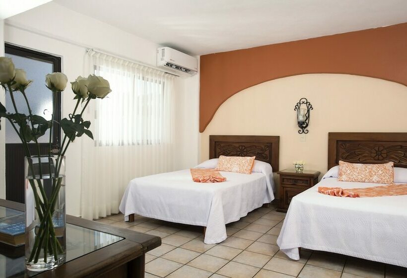 غرفه قياسيه سريرين مزدوجين, El Pescador