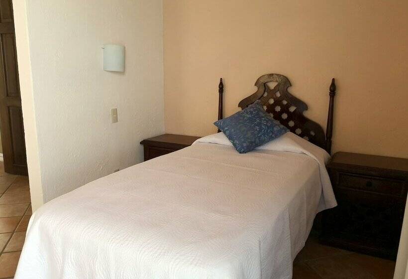 غرفه قياسيه سريرين مزدوجين, El Pescador