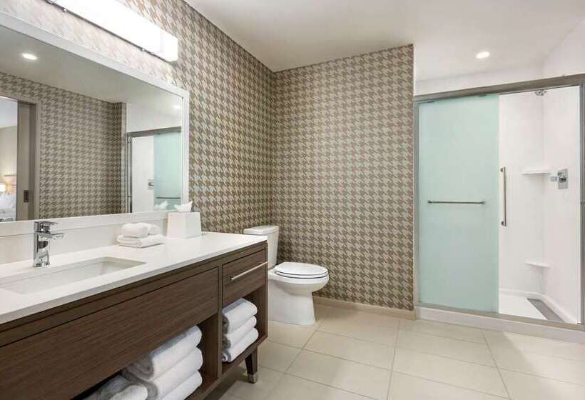 标准工作室, Embassy Suites By Hilton Montreal Airport