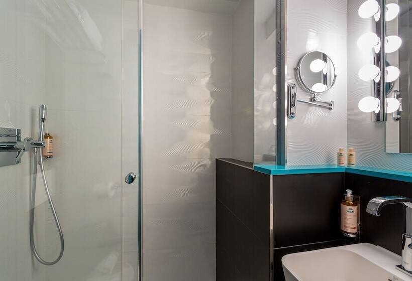 اتاق استاندارد, Hôtel La Parizienne