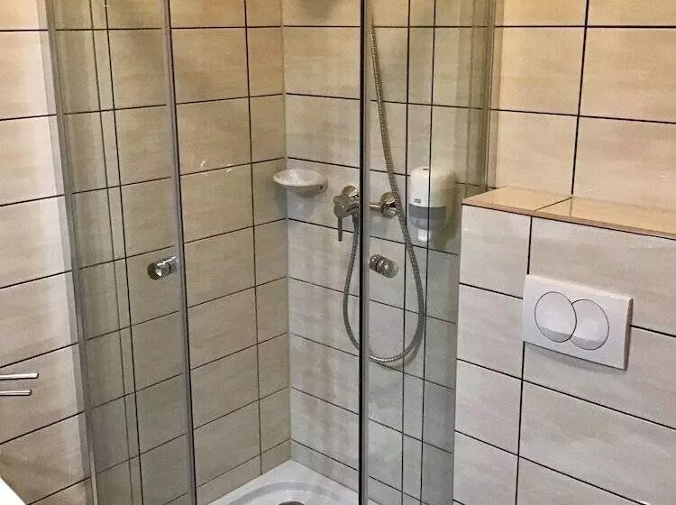 Standard Kolmen Hengen Huone Parveke, Kentaur