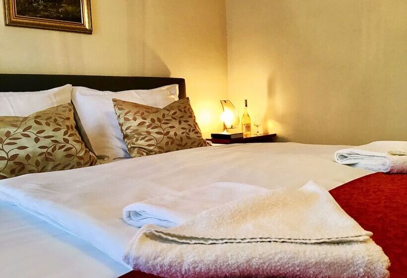 חדר סטנדרט לשלושה עם מרפסת, Kentaur