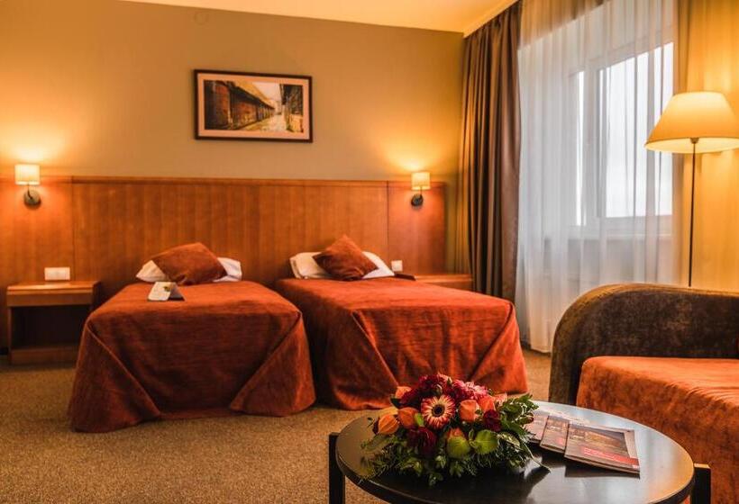 اتاق کلاس بیزنس, Liva