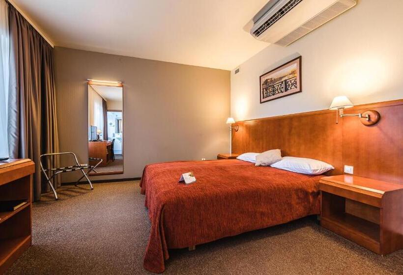 اتاق کلاس بیزنس, Liva