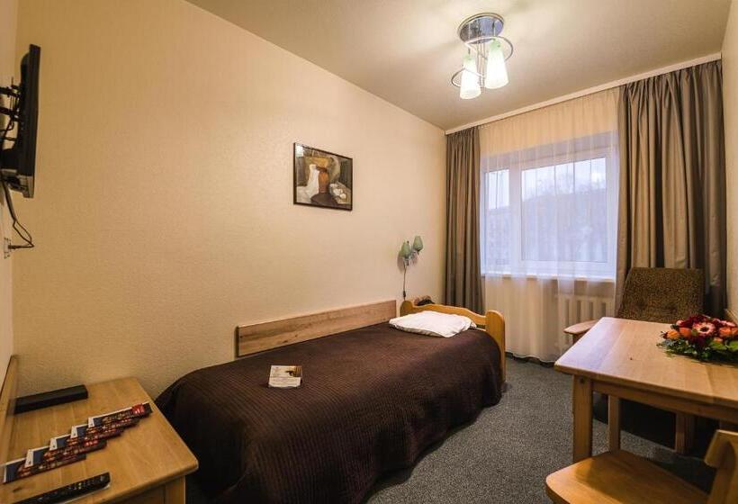 اتاق کلاسیک یک تخته, Liva