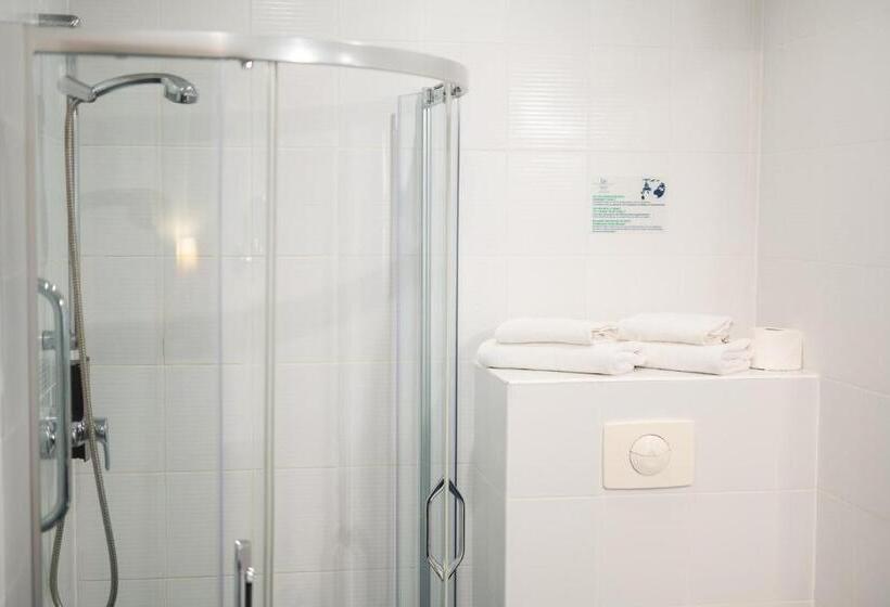 اتاق کلاس بیزنس, Liva