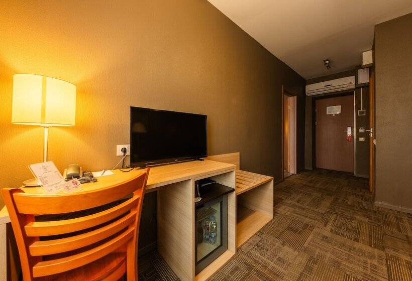 اتاق استاندارد یک نفره, Liva