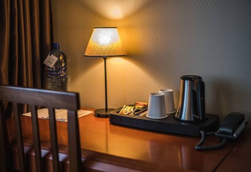 اتاق کلاس بیزنس, Liva