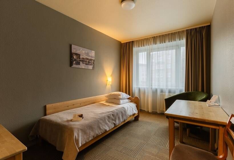 اتاق کلاسیک یک تخته, Liva