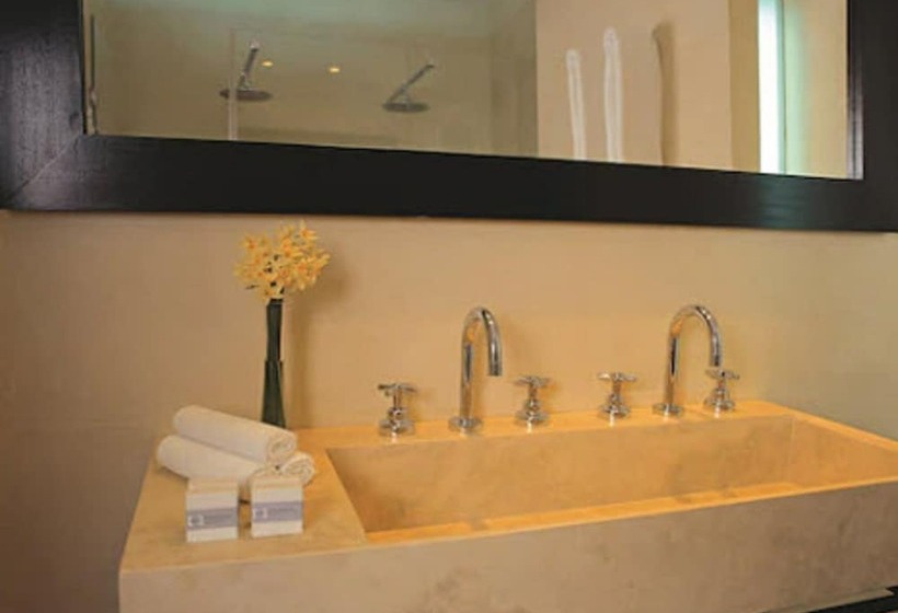 غرفة قياسية سرير مزدوج, Rochester Hotel Classic