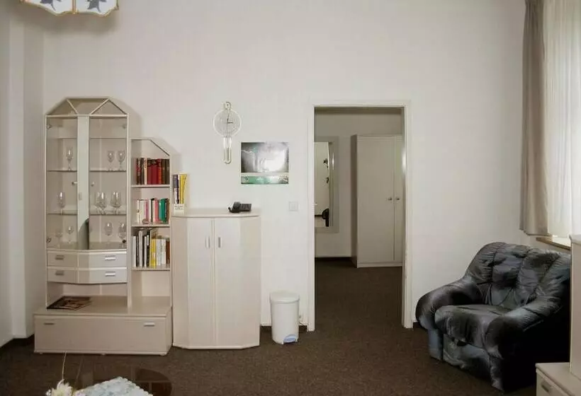سوییت, Sachsischer Hof
