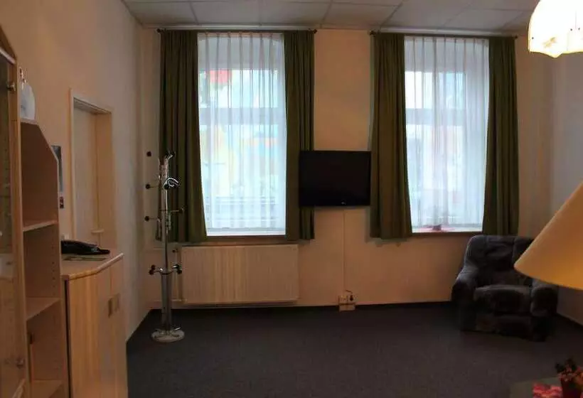 سوییت, Sachsischer Hof