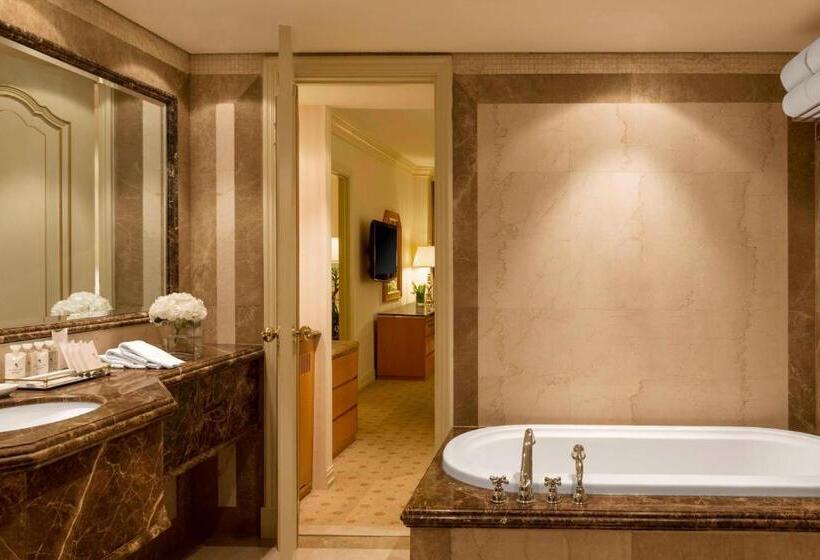 سوئیت اجرایی با تخت کینگ, Sheraton Kuwait, A Luxury Collection Hotel, Kuwait City