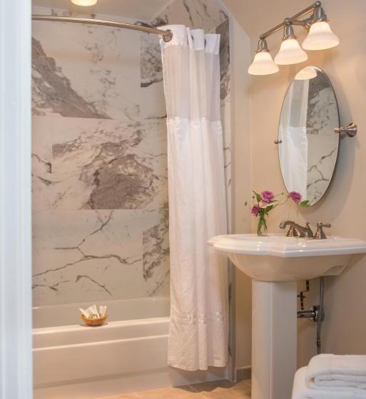 غرفة قياسية لذوى الاحتياجات الخاصة, The Essex Resort & Spa