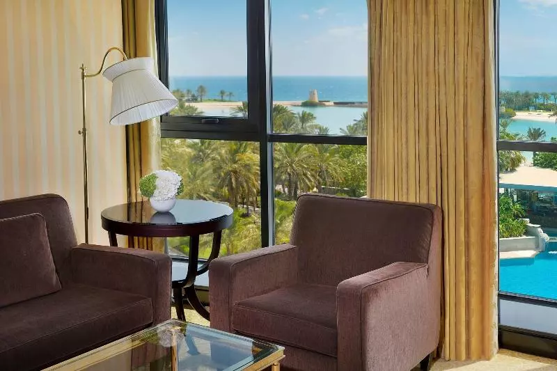اتاق لوکس با چشم‌انداز دریا, The Ritzcarlton, Bahrain