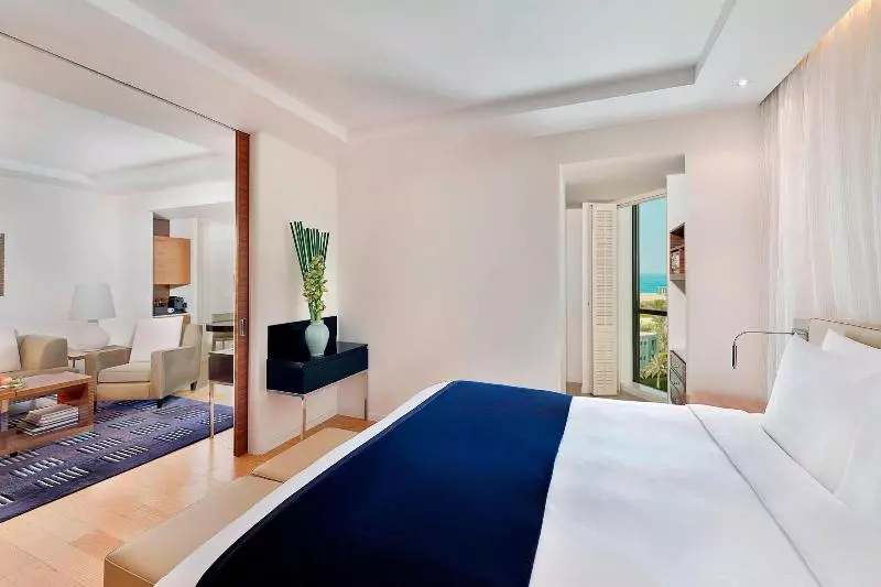سوئیت کلاب, The Ritzcarlton, Bahrain