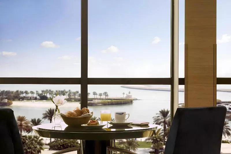 اتاق کلاب, The Ritzcarlton, Bahrain