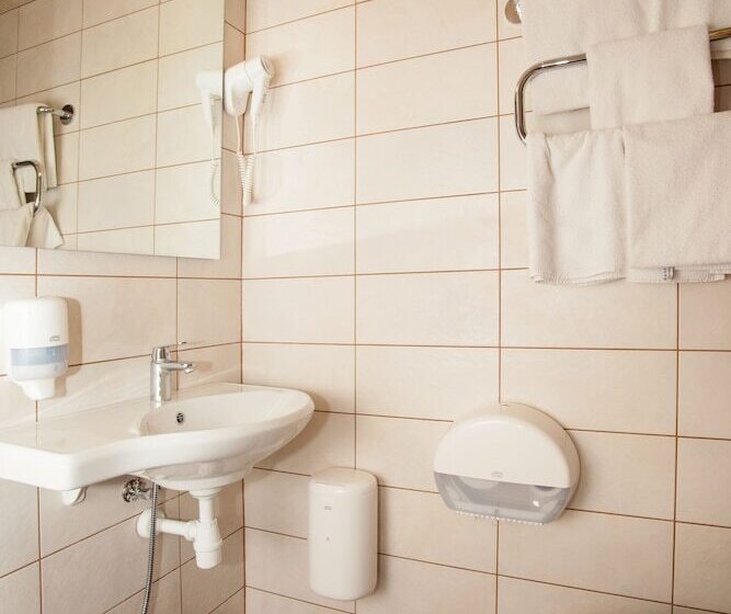 اتاق سوپریور با بالکن, Viiking Spa