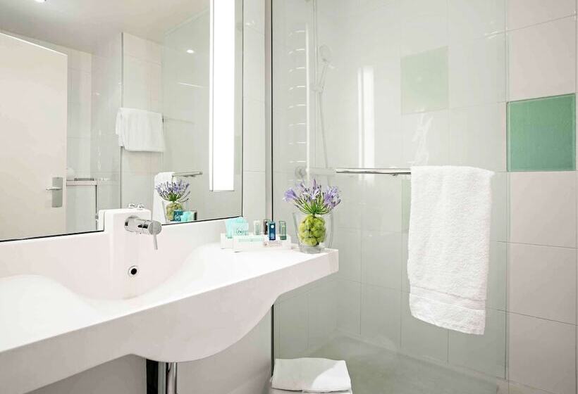 Çift Kişilik Yataklı Standart Oda, Novotel Genova City