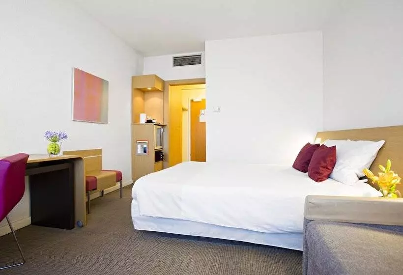 Standard-huone Parivuode, Novotel Genova City