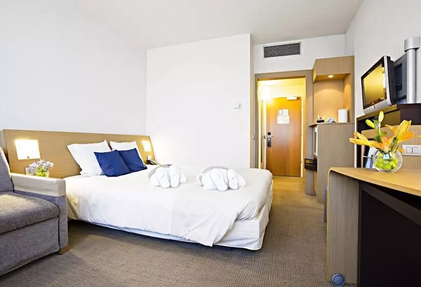 Standard-huone Parivuode, Novotel Genova City