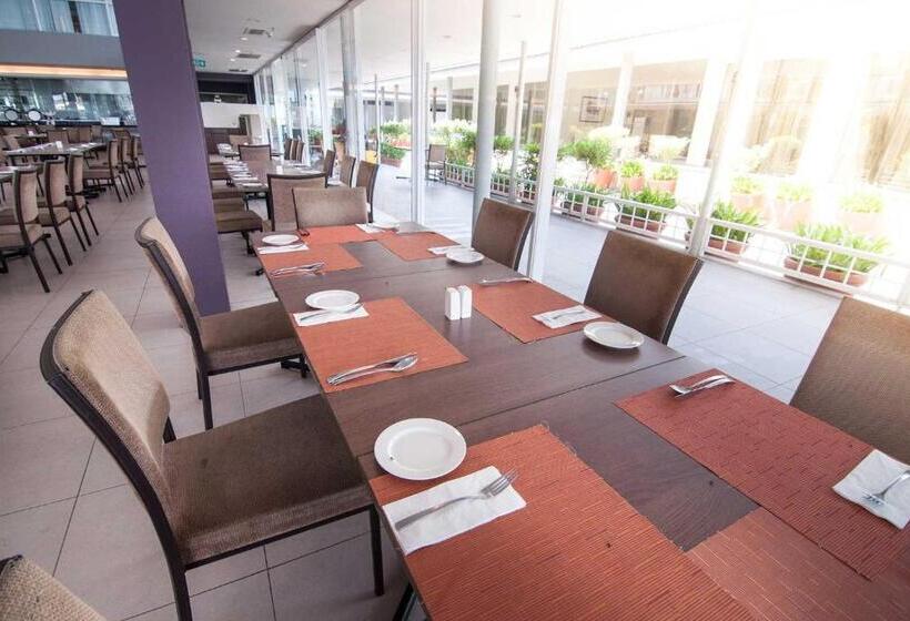 스탠다드 룸 킹사이즈 침대, Century Langkasuka Resort Langkawi