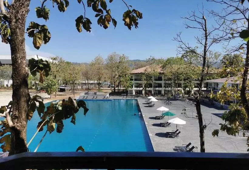 اتاق استاندارد چهار تخته با چشم‌انداز دریا, Century Langkasuka Resort Langkawi