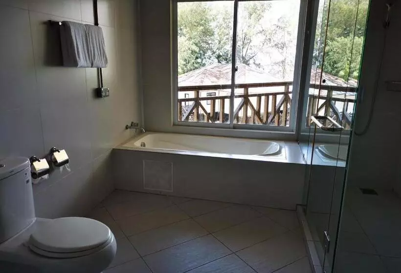 اتاق استاندارد چهار تخته با چشم‌انداز دریا, Century Langkasuka Resort Langkawi