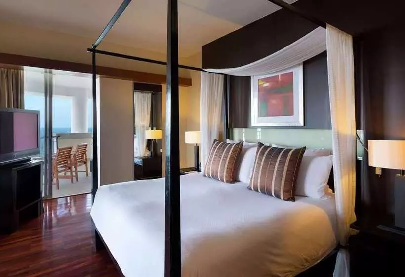 Suite King Bed