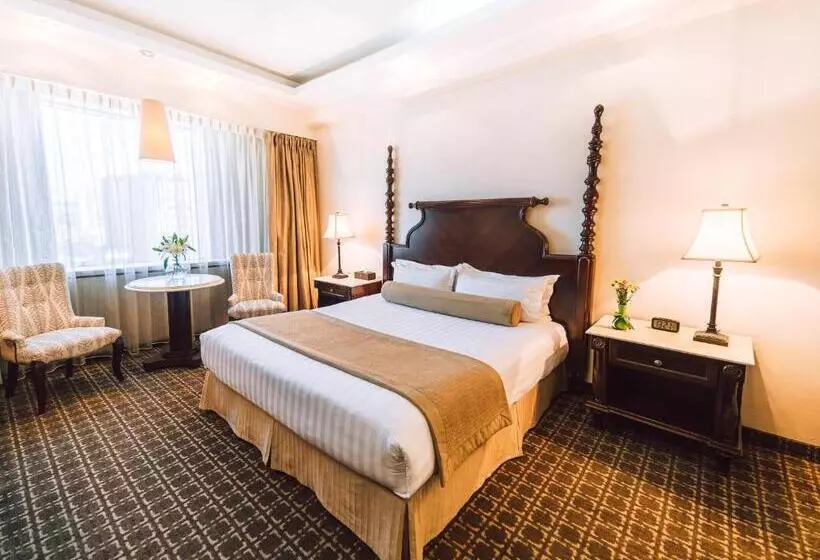 Deluxe Room King Size Bed, Chinggis Khaan