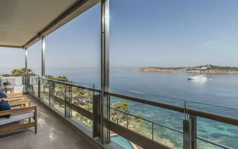 オーシャンビュースイート, Four Seasons Astir Palace Athens