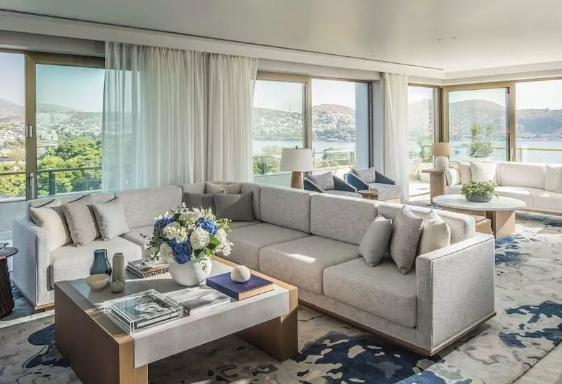 スイート, Four Seasons Astir Palace Athens